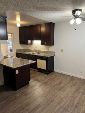 1 Bedroom 1 Bath Apartment for Rent in Ocean Beach just a block from the Beach – photo 1