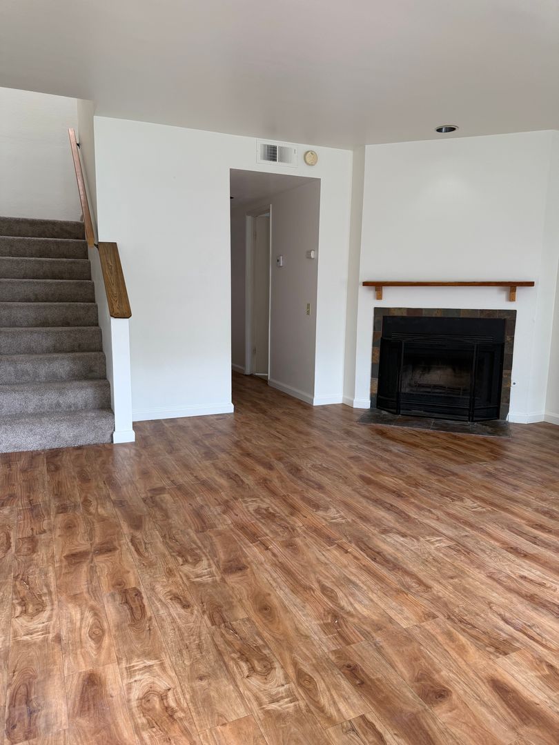 San Diego Apartment: 844-850 Chalcedony