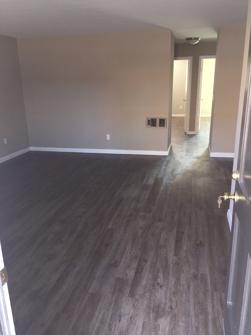 Lakeside Apartment: 12645 Laurel Street