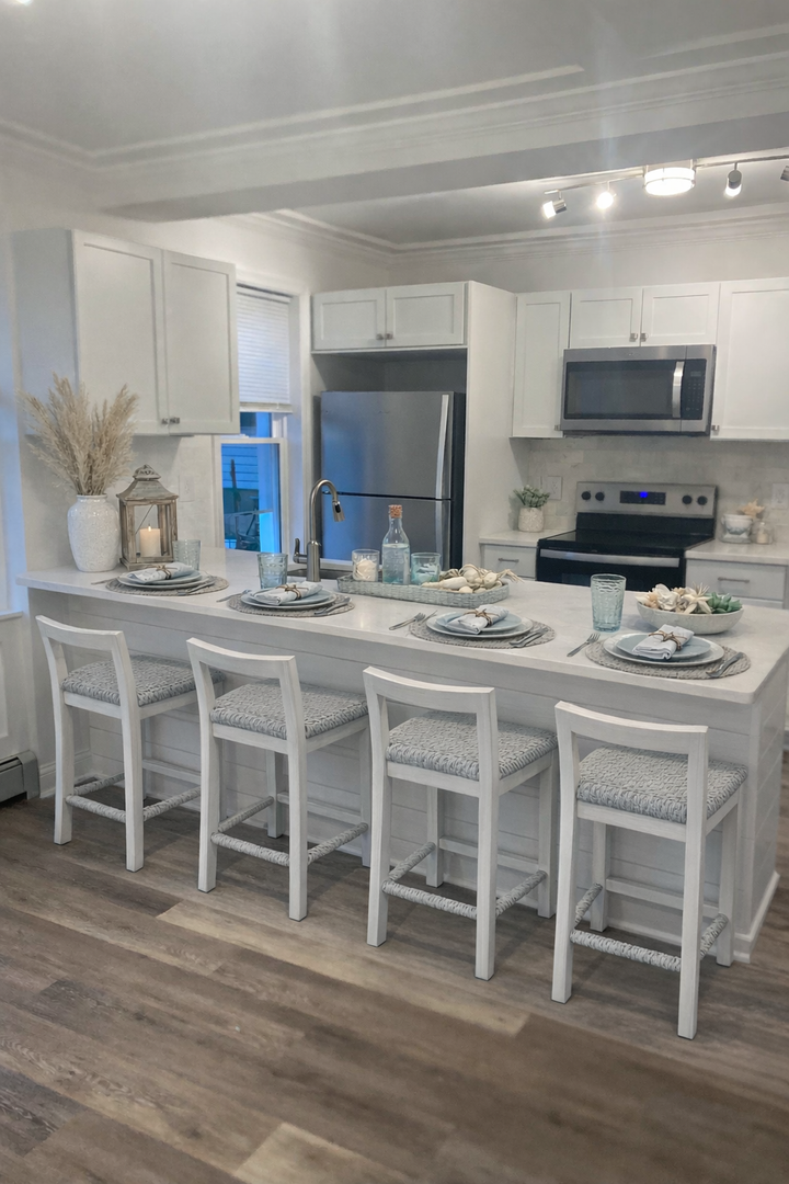 Wayne House: 332 W Wayne Ave