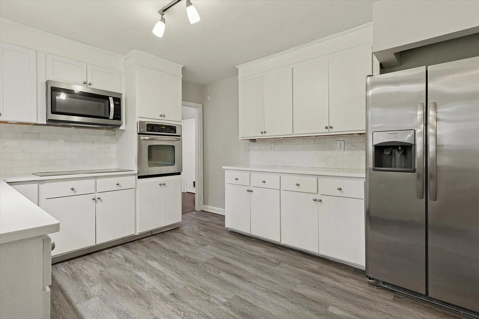 Wayne House: 310 Pine Tree Rd