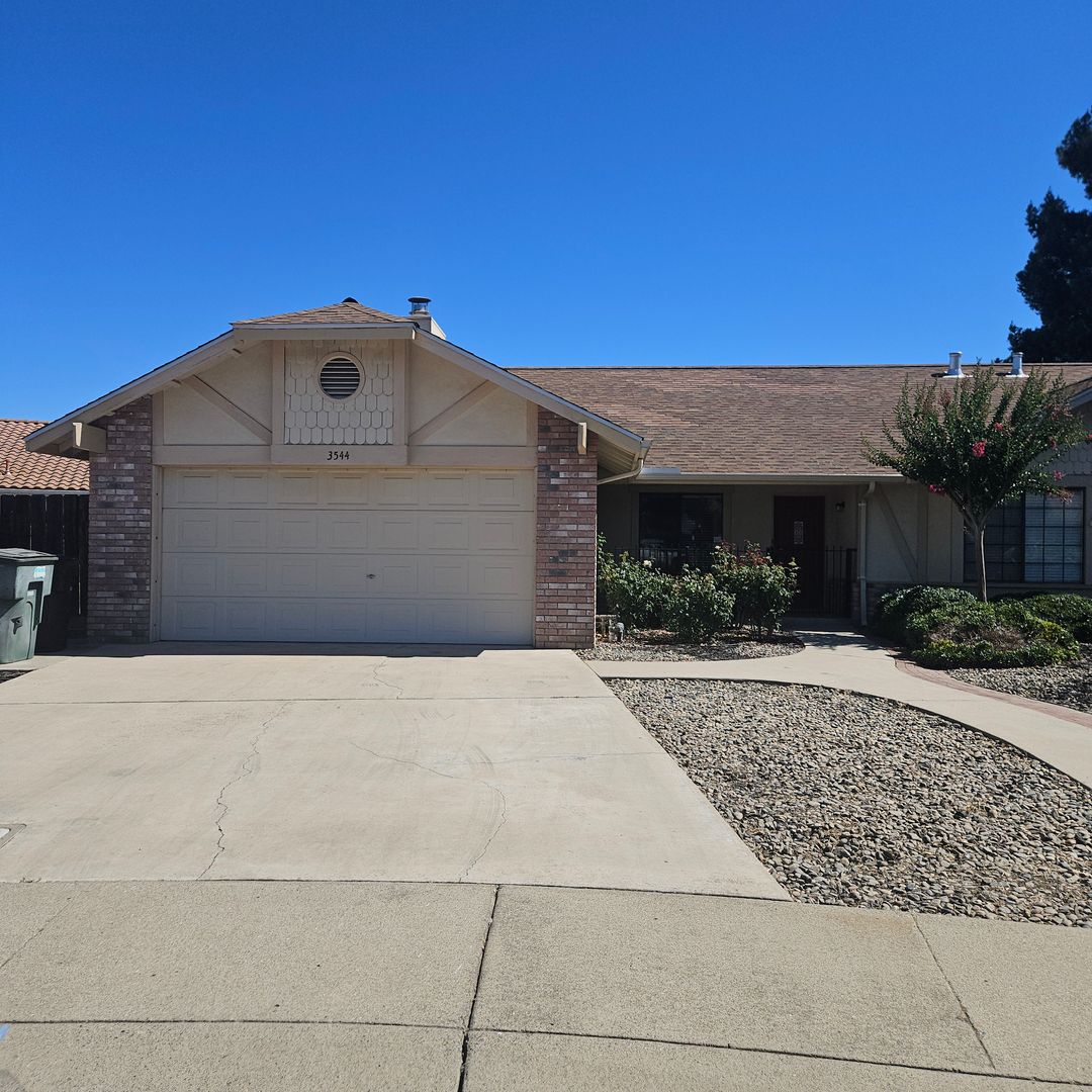Modesto House: 3544 Traveler Ct