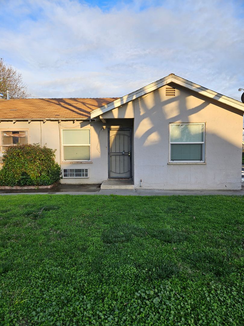 Modesto Apartment: 134-140 N Santa Ana Ave