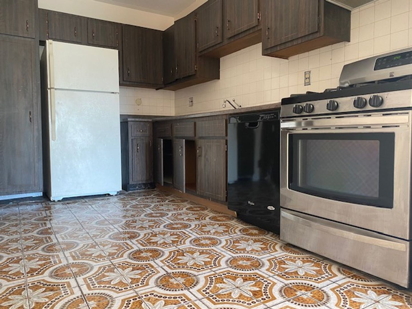 Quincy Apartment: 225 Independence Ave