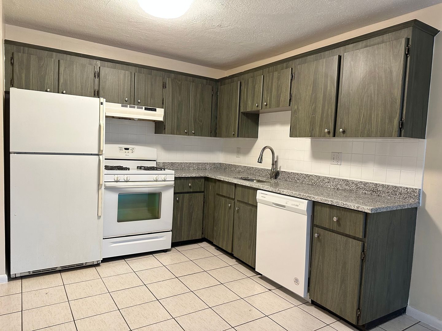 Quincy Apartment: 362 Centre St
