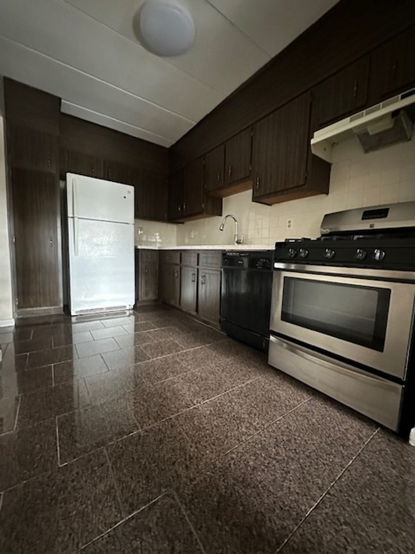 Quincy Apartment: 225 Independence Ave