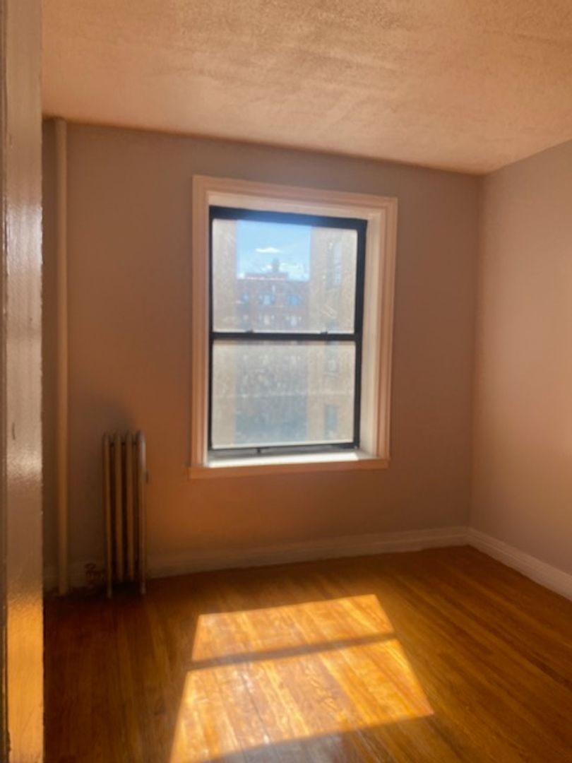 Bronx Apartment: 2951-2959 Grand Concourse