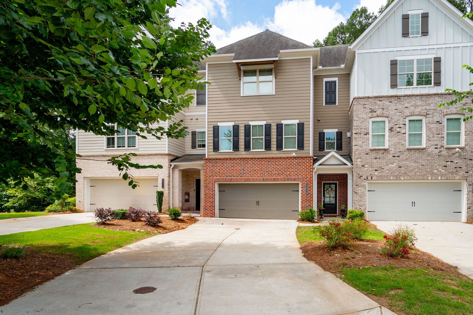 2860 Boone Dr 2 of 12