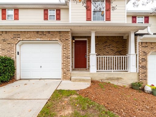 2 Bedroom 2 Bath Townhome with Unfinished Basement – photo 1