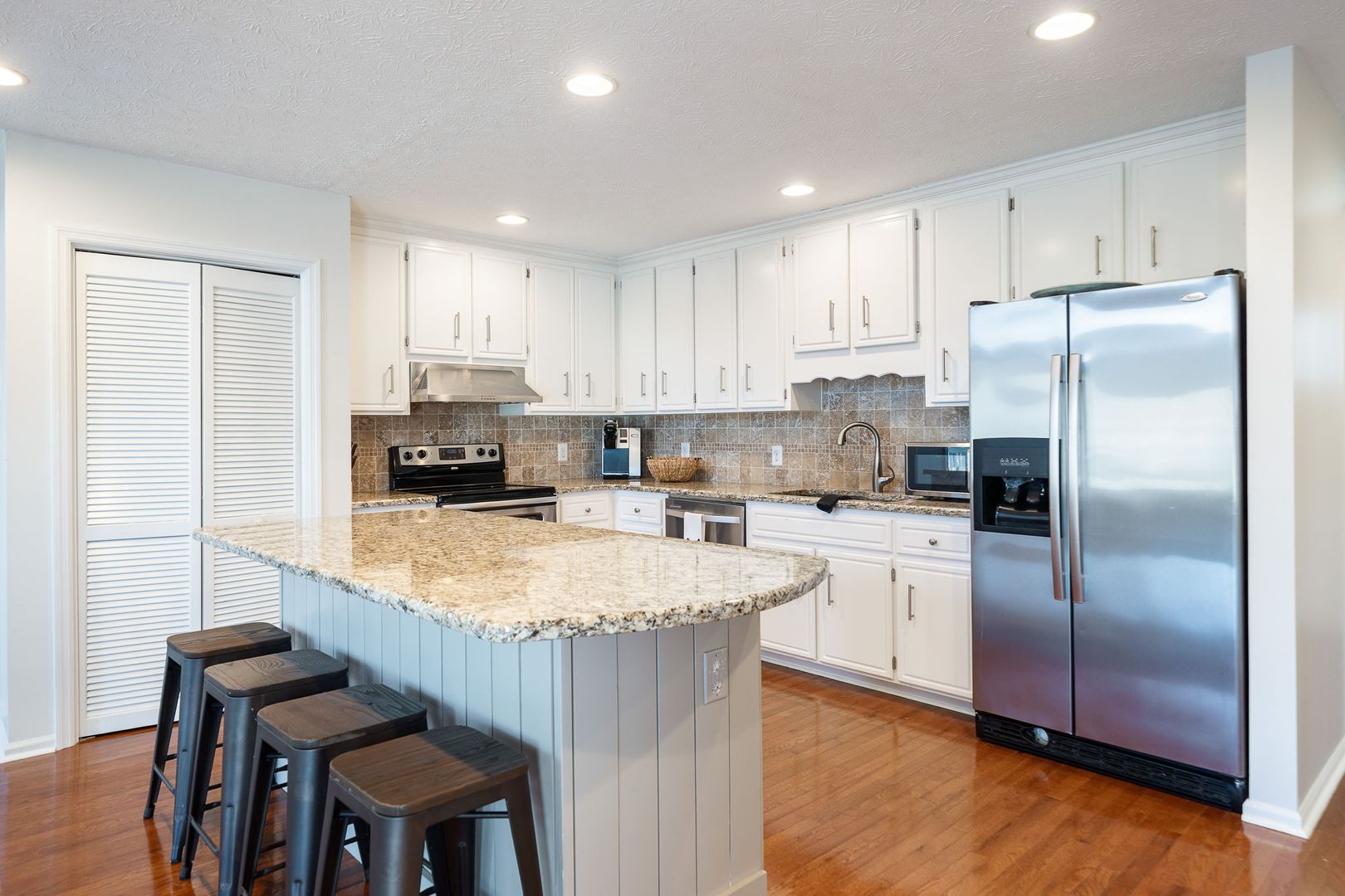 108 Horseshoe Cir 8 of 12