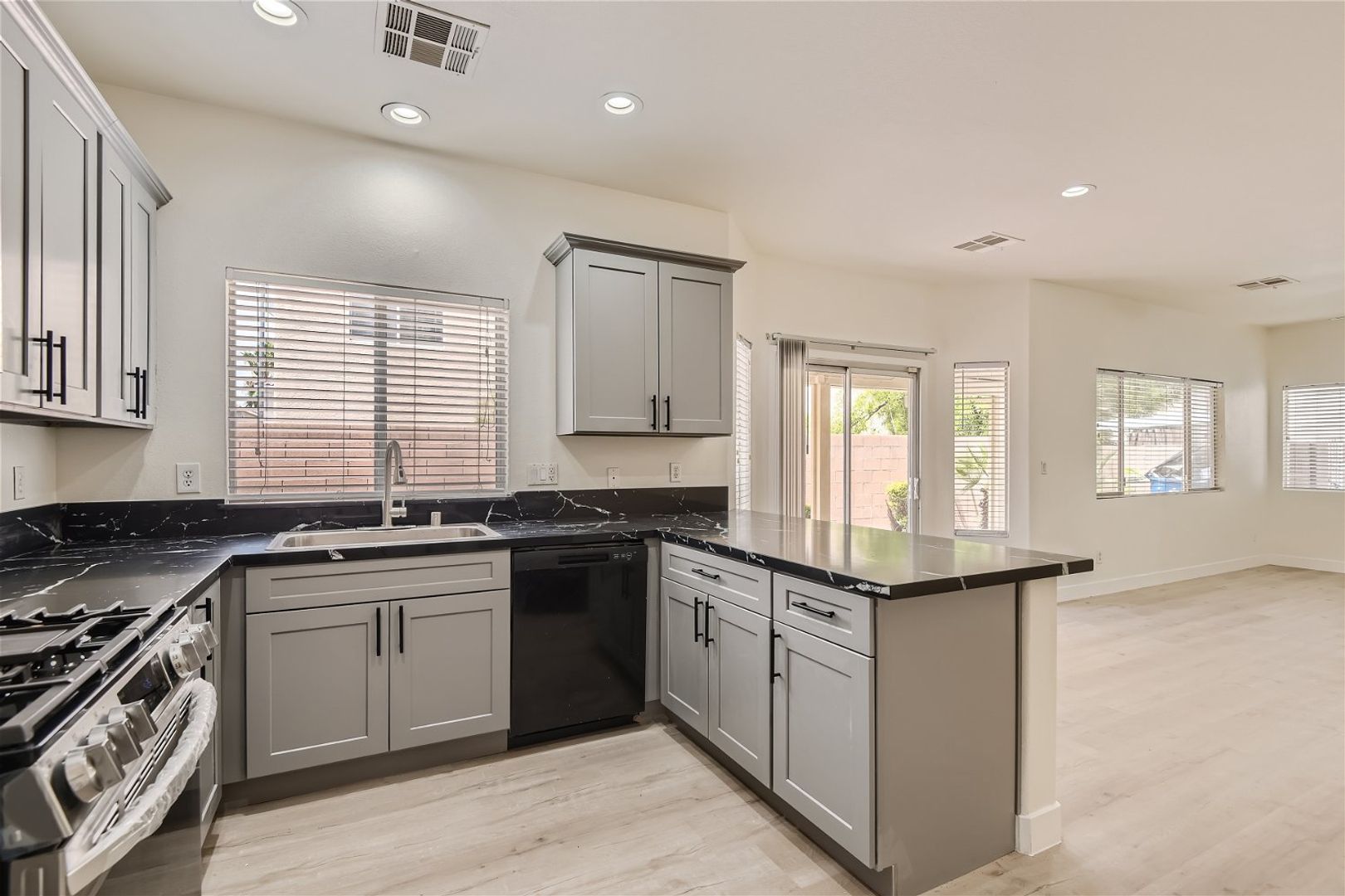 property for rent #5