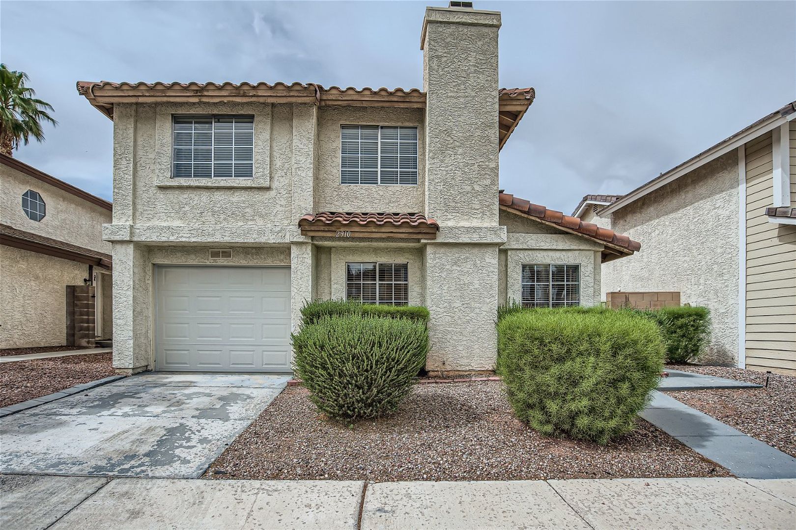 Henderson House: 2910 Currant Ln