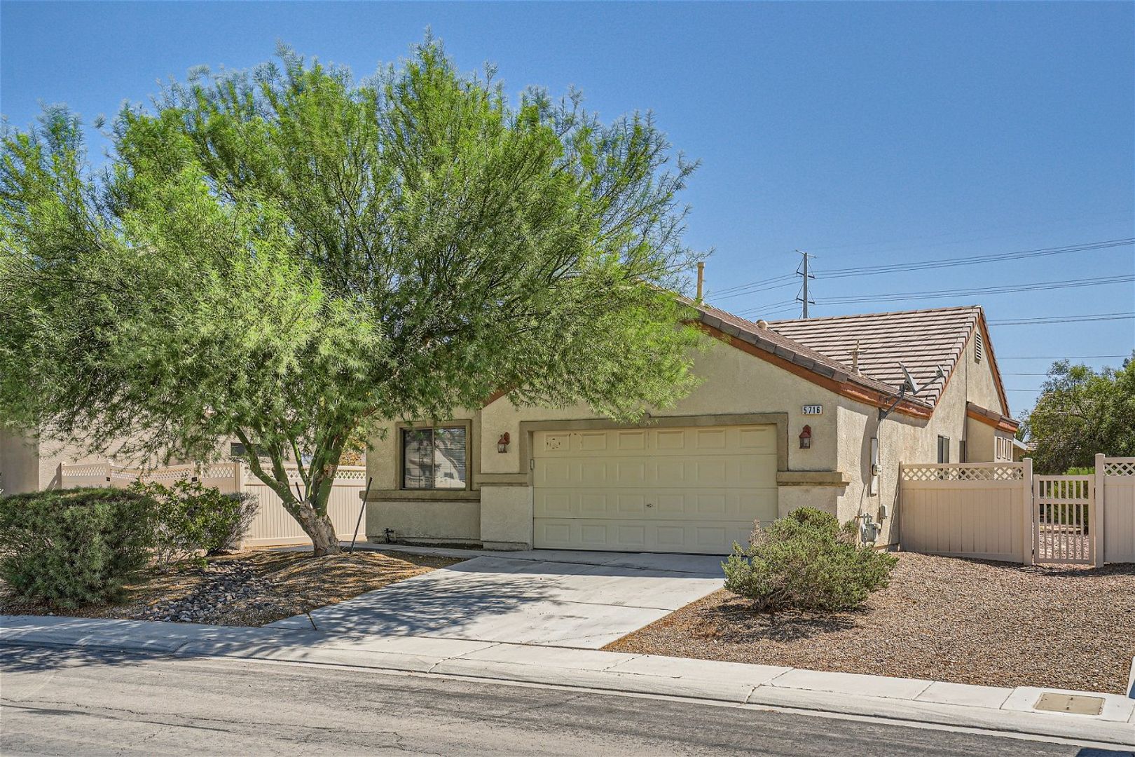 North Las Vegas House: 5716 Blizzard Breeze St.
