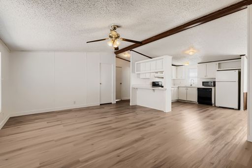 Fresh & Modern 3-Bedroom Home with Huge Backyard! – photo 1