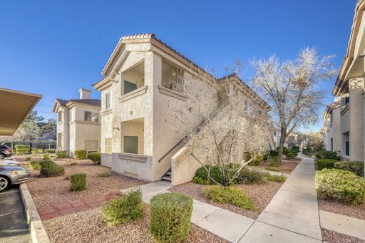 Adorable 1st Floor Condo In Gated Community! – photo 1
