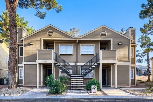 Comfortable First-Floor Condo with Fireplace & Washer/Dryer! – photo 1