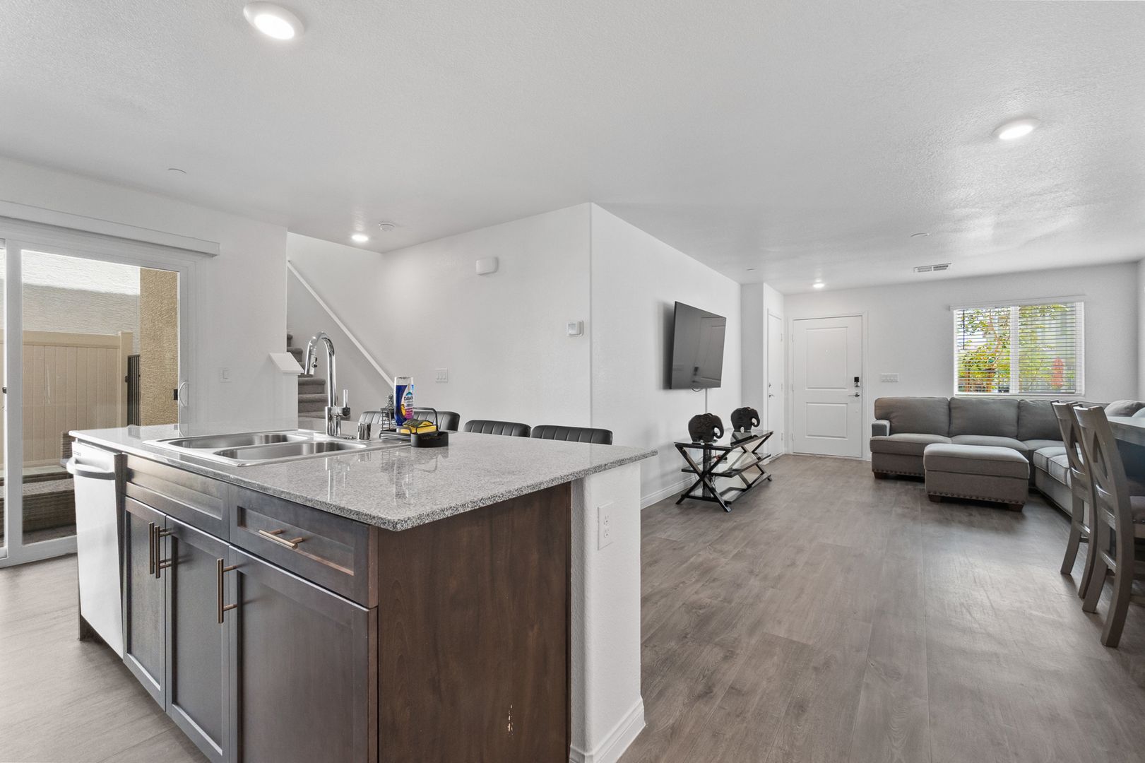 property for rent #4