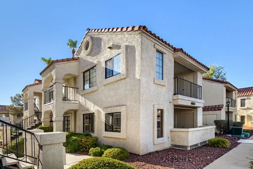 Beautiful 2 Primary Bedroom Downstairs Unit in Gated Community With Pool! – photo 1