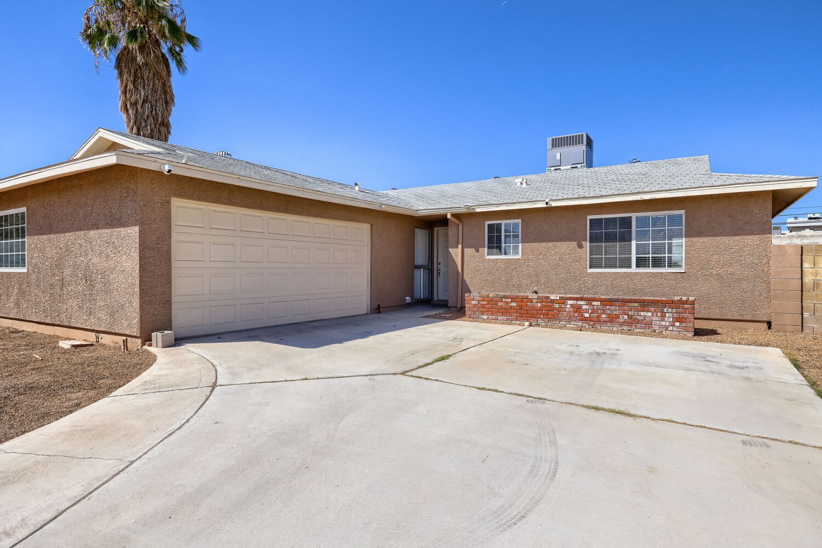 Las Vegas House: 604 Bloomingfield Ln