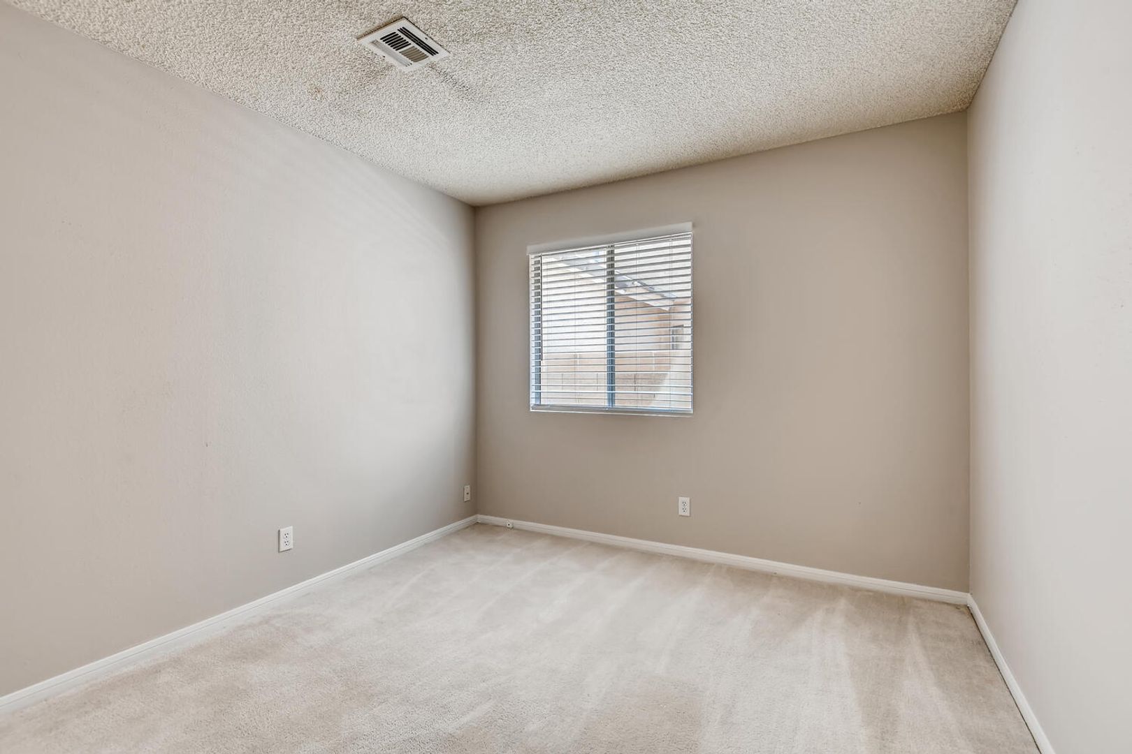 Henderson House: 2507 Kilmaron Cr.