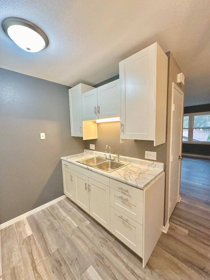 Clear Lake Apartment: 716 S. 9th Street