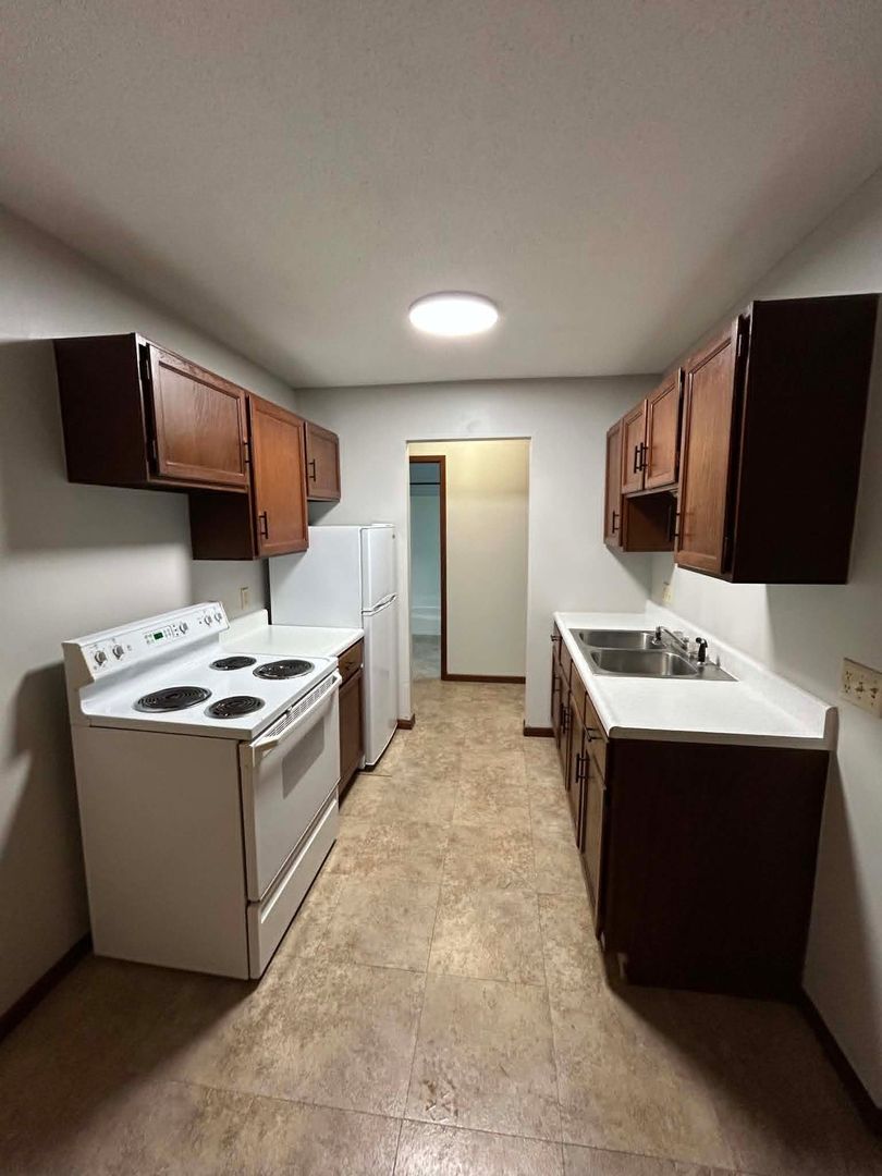 Clear Lake Apartment: 716 S. 9th Street