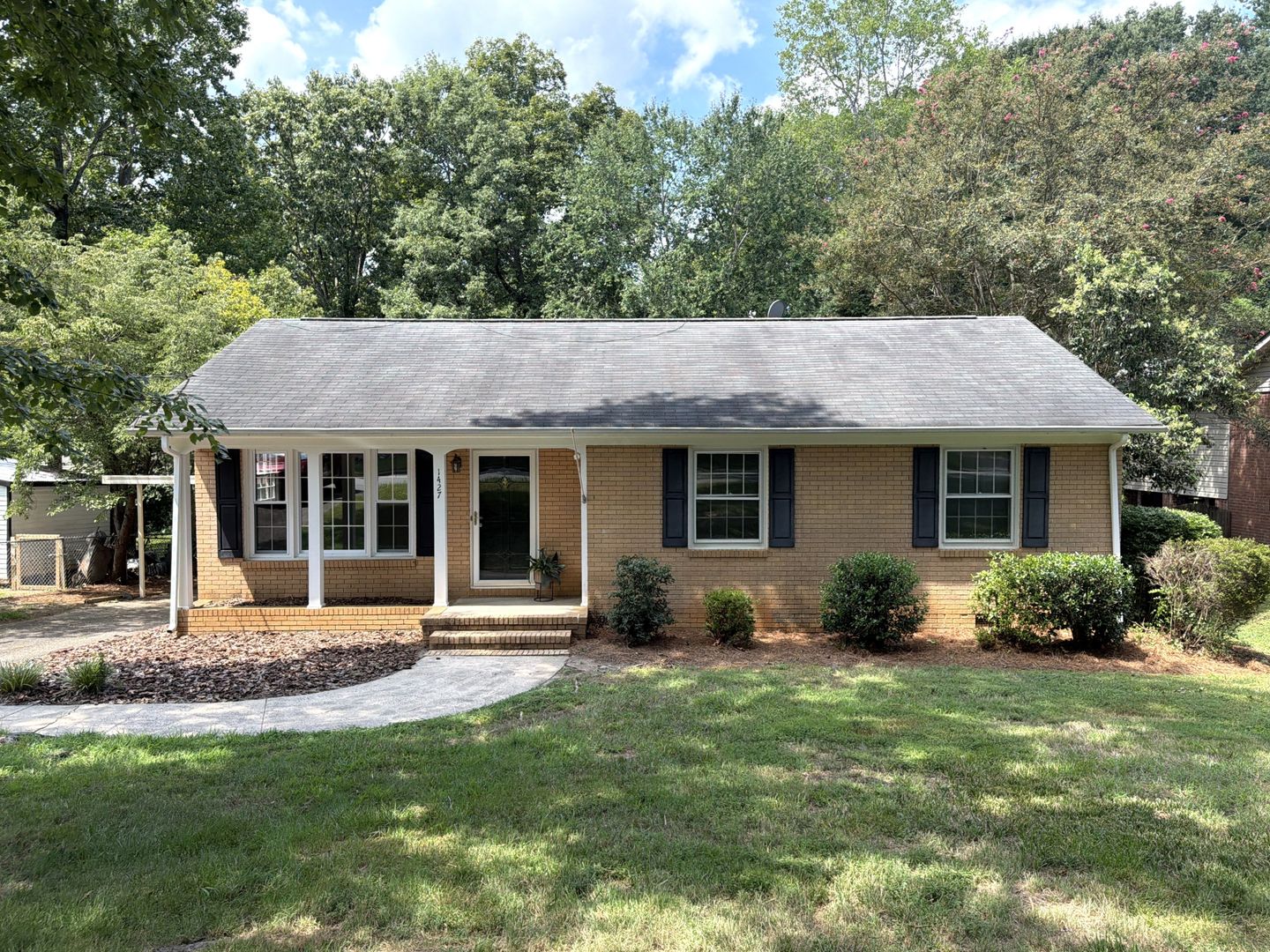 Gastonia House: 1427 Churchill Drive