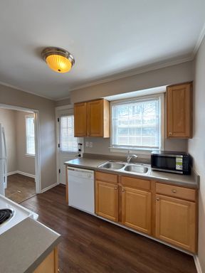 311 Wakefield Drive Apt A, Charlotte, NC 28209-3447