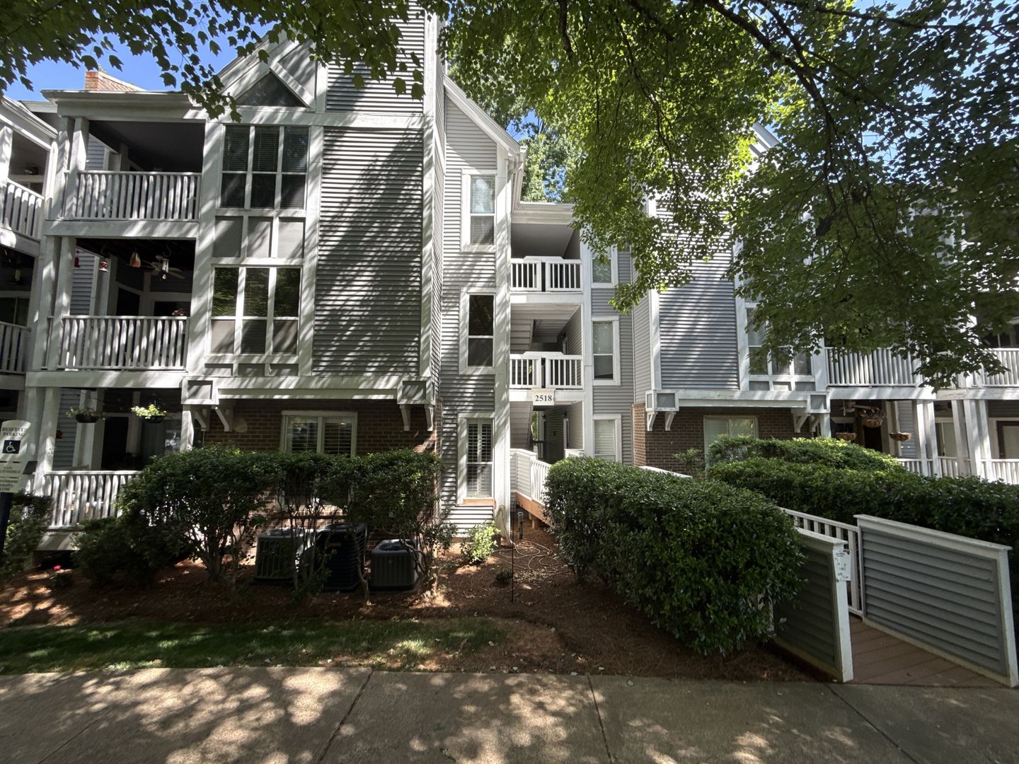 Charlotte House: 2518 Cranbrook Lane #4