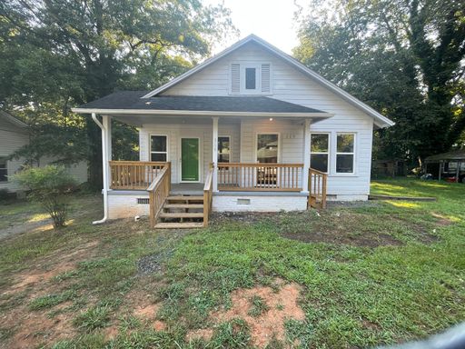 One Bedroom One Bathroom Apartment with fenced area!