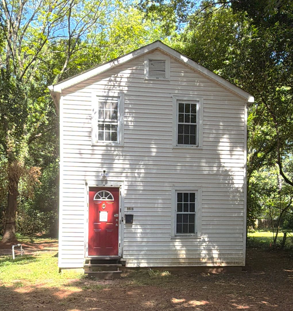 Charlotte House: 3516 Eastway Drive