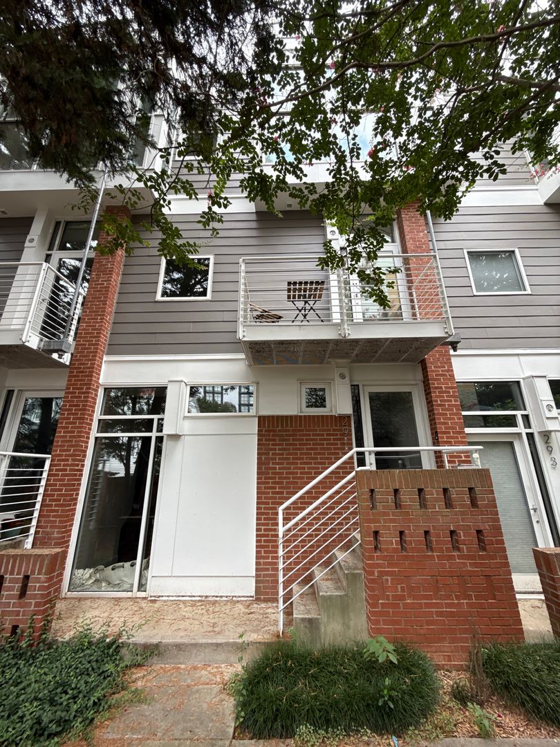 Charlotte House: 291 McDonald Ave