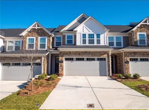 Coming Soon-Beautiful Townhouse in Berewick! – photo 1