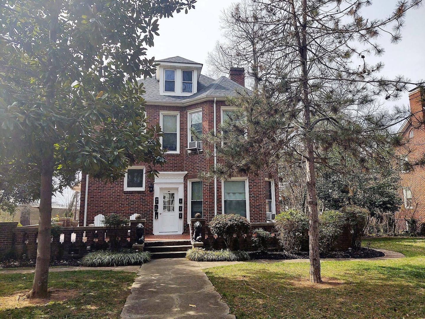 Shelby Apartment: 414 South Washington