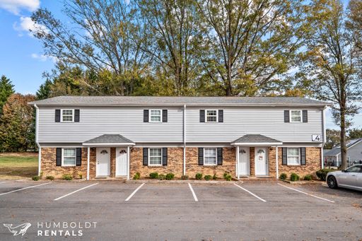 2 bedroom 1.5 bath townhouse available now!