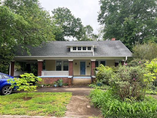 Large 3 bedroom 1 bath historic home with large lawn – photo 1