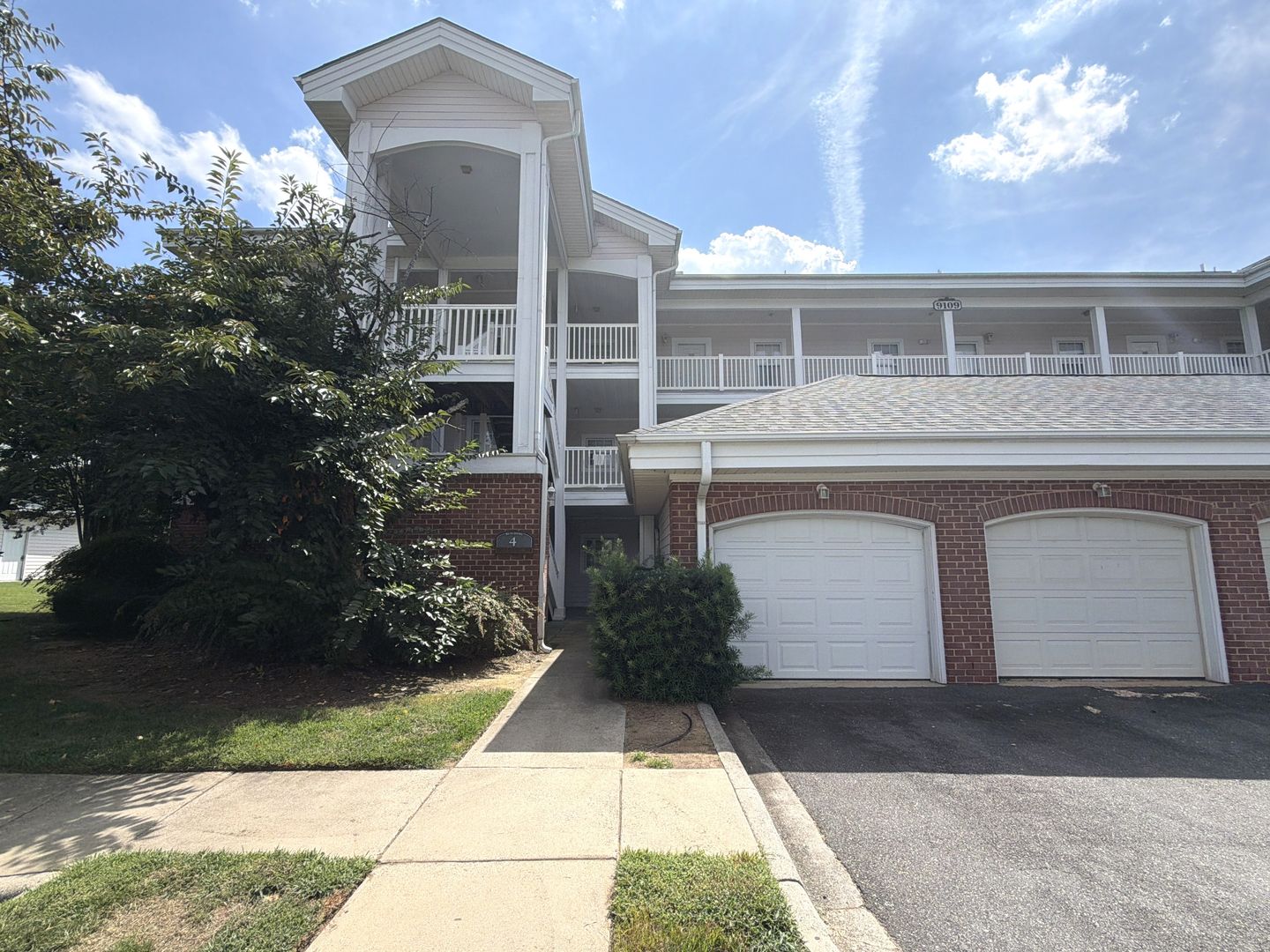 Charlotte House: 9113 Meadow Vista Road