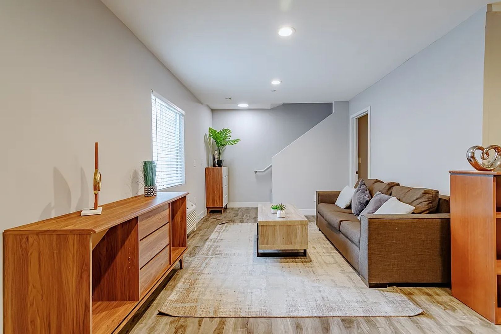 Los Angeles Apartment: 1252 W. 37th Drive