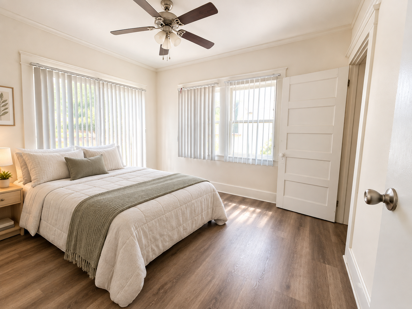 Los Angeles Apartment: 2126-50 S. Oak Street & 867 W. 23rd Street