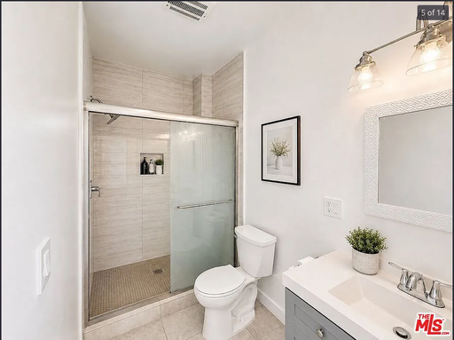 Listing photo thumbnail