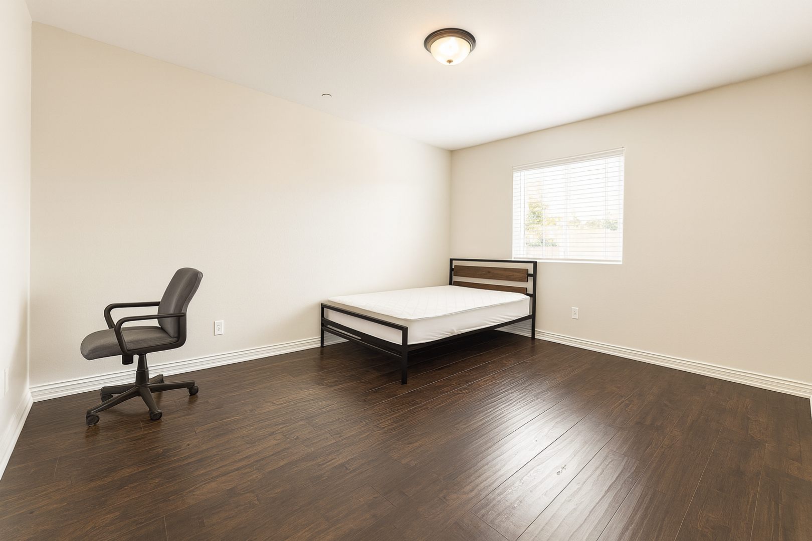 Los Angeles Apartment: 1251 W. 35th Street
