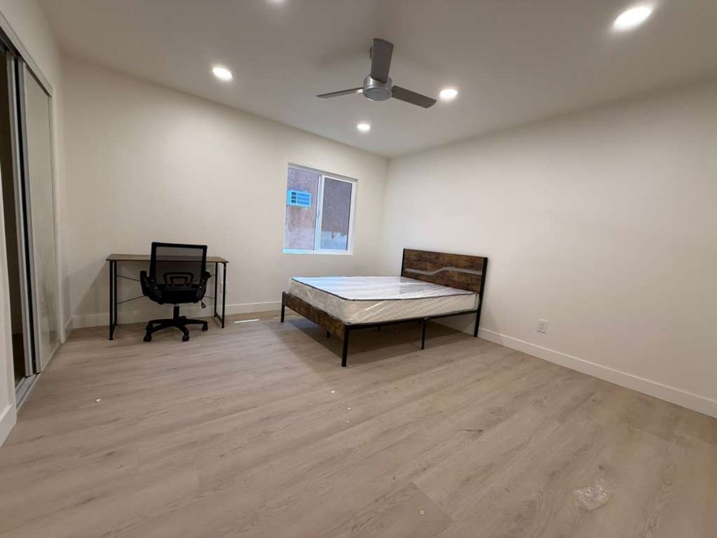 Los Angeles Apartment: 1189 W. 36th Place