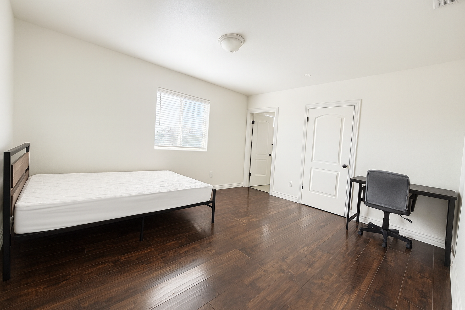Los Angeles Apartment: 1251 W. 35th Street