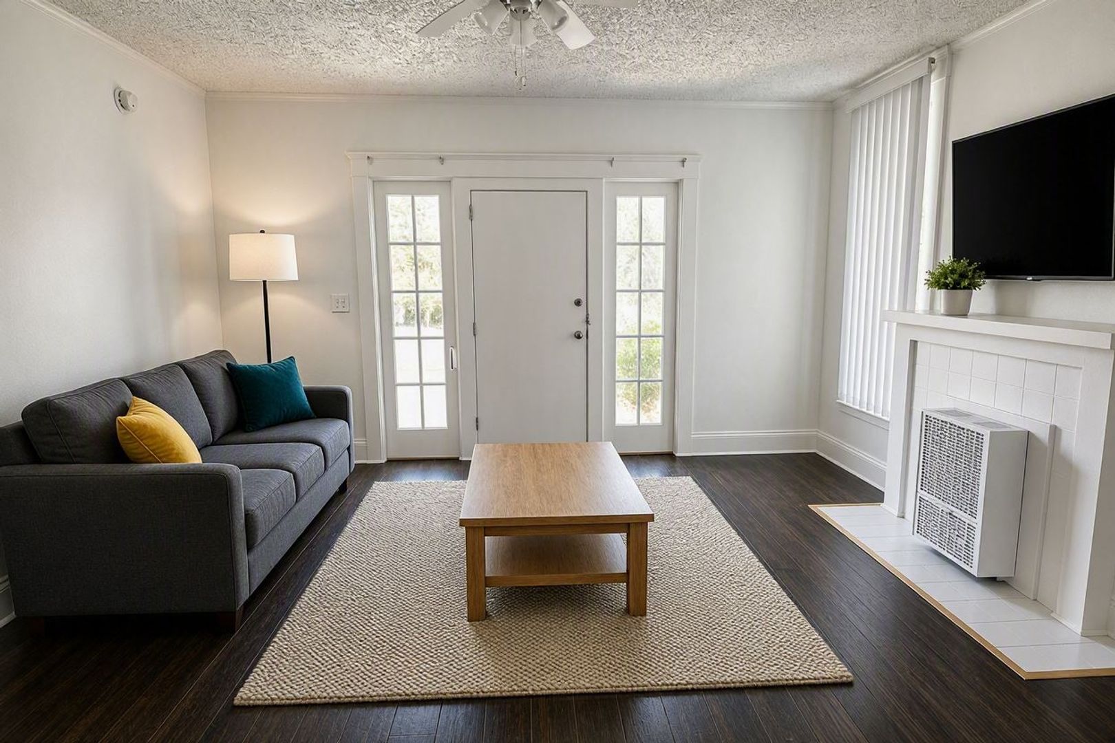 Los Angeles Apartment: 2126-50 S. Oak Street & 867 W. 23rd Street