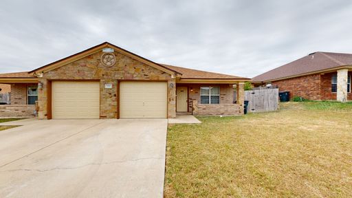 Price Improvement $1,295 A Month + 2 Weeks Free!!!! – photo 1
