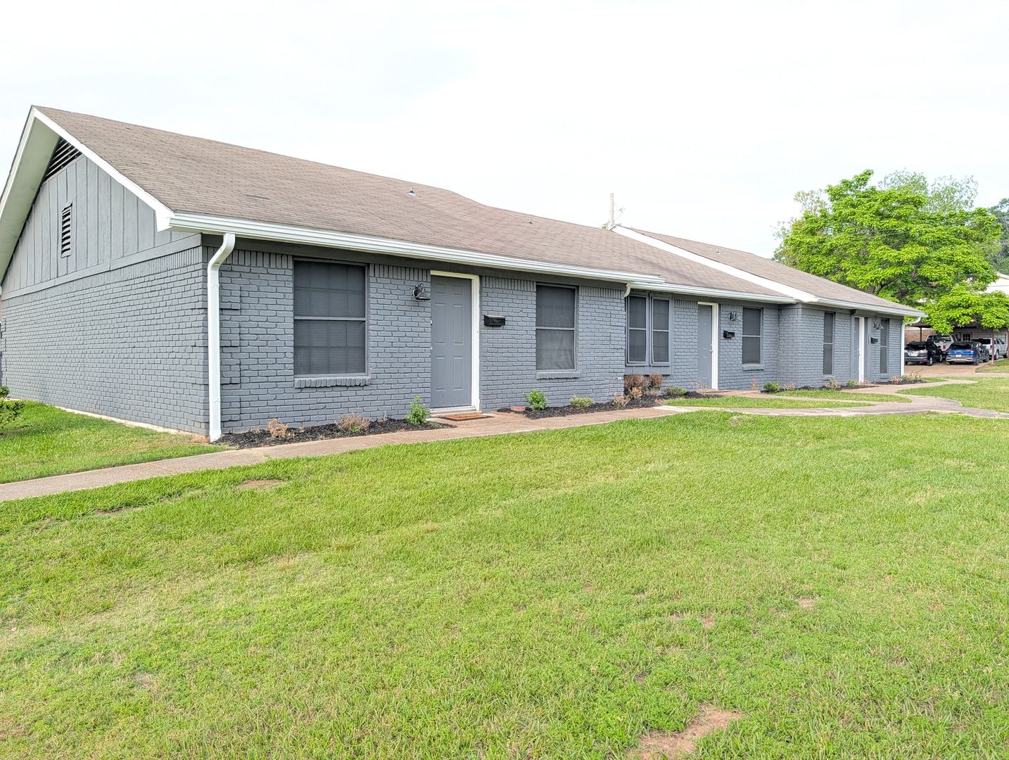 Texarkana Townhome: 2400 Brookridge