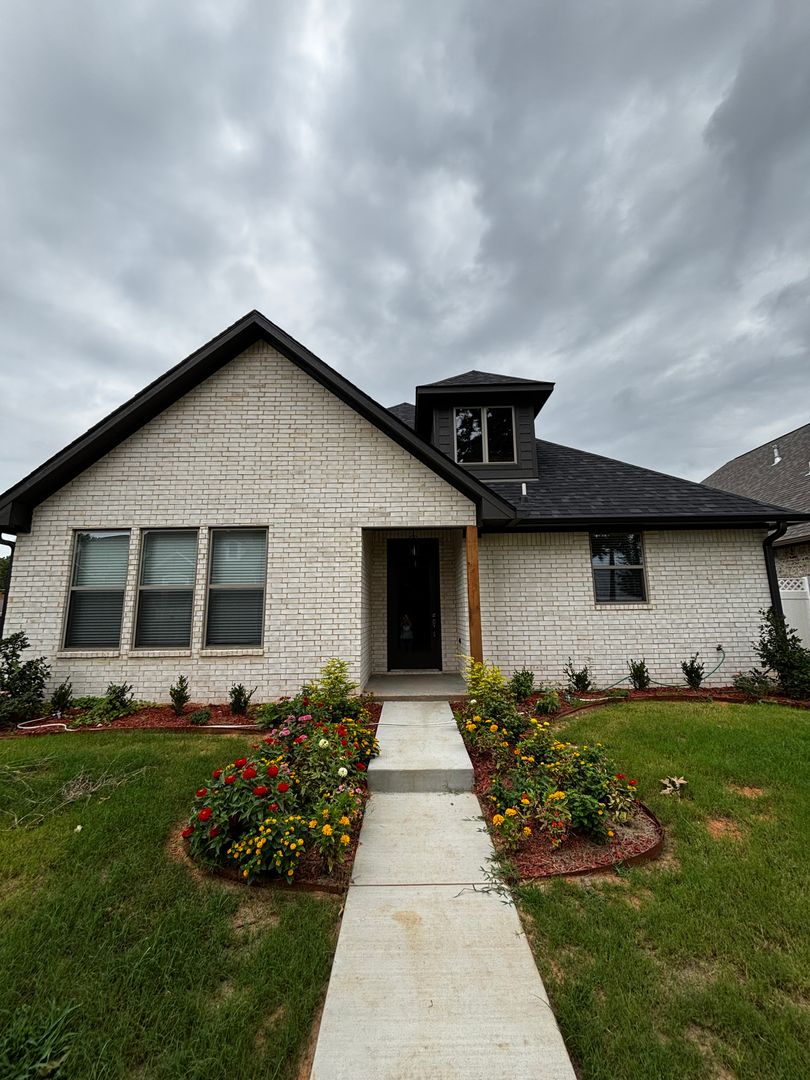 Texarkana House: 7 Fernwood Drive