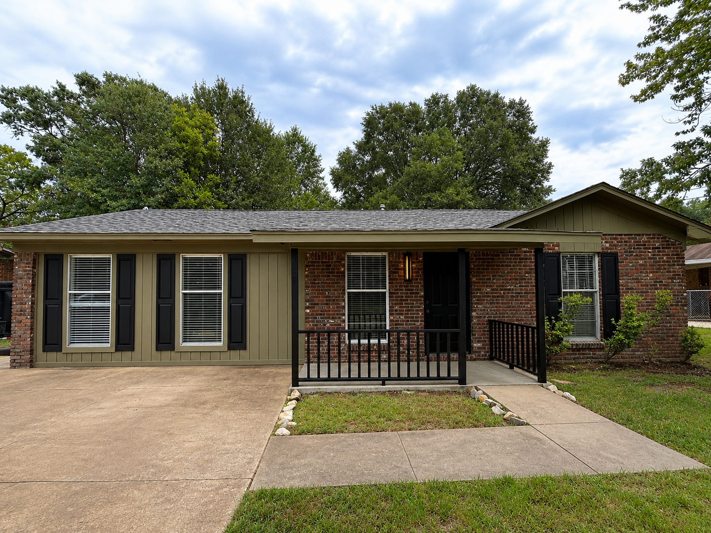 Texarkana House: 4603 Verbena St