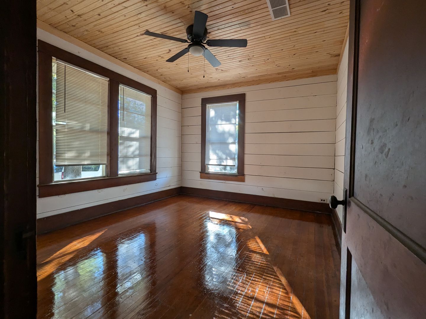 Texarkana House: 2202 Magnolia St