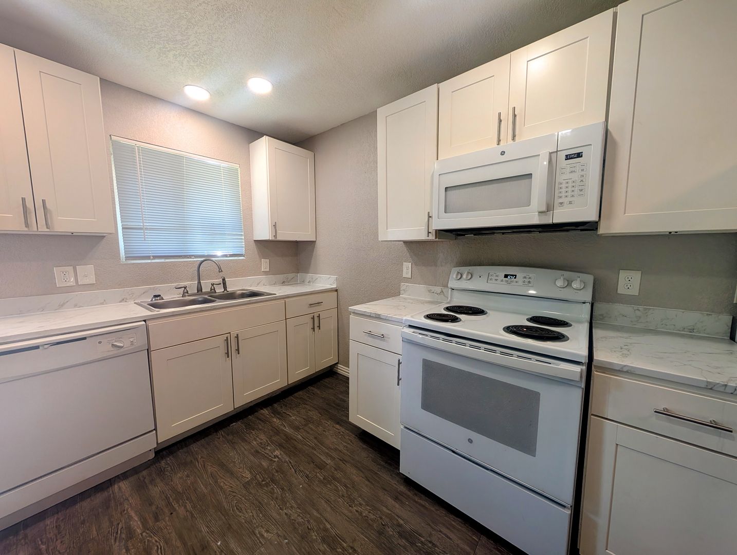 Texarkana House: 2400 Brookridge Unit 05